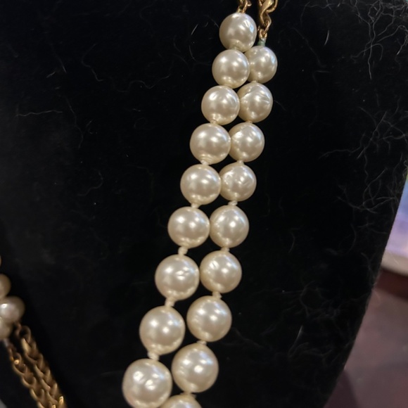 SOLD Chanel 93A Gripoix Pearl and 24K gold plated station necklace - Picture 2 of 8